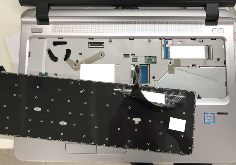 ノートパソコンのキーボード交換!