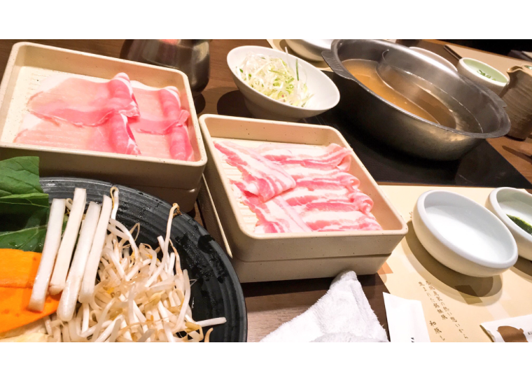 和豚もちぶたしゃぶしゃぶ　きんのぶた！