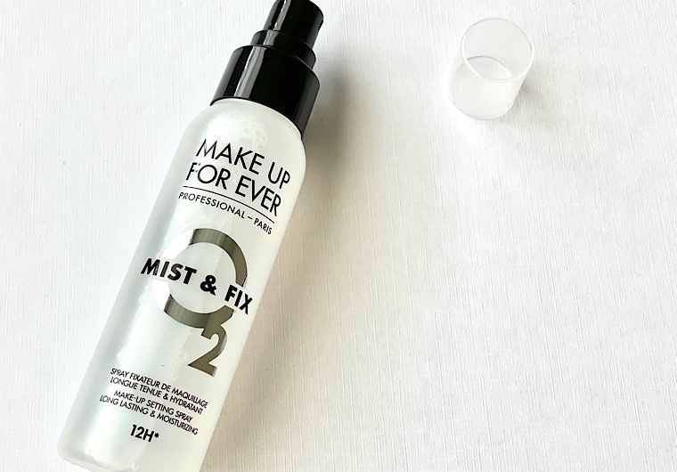 〈化粧崩れ防止〉人気のメイクキープスプレーの中から厳選2点を選出